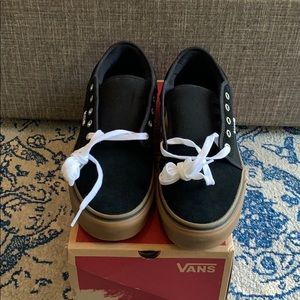 Black & white Mens Vans, size 11.5
